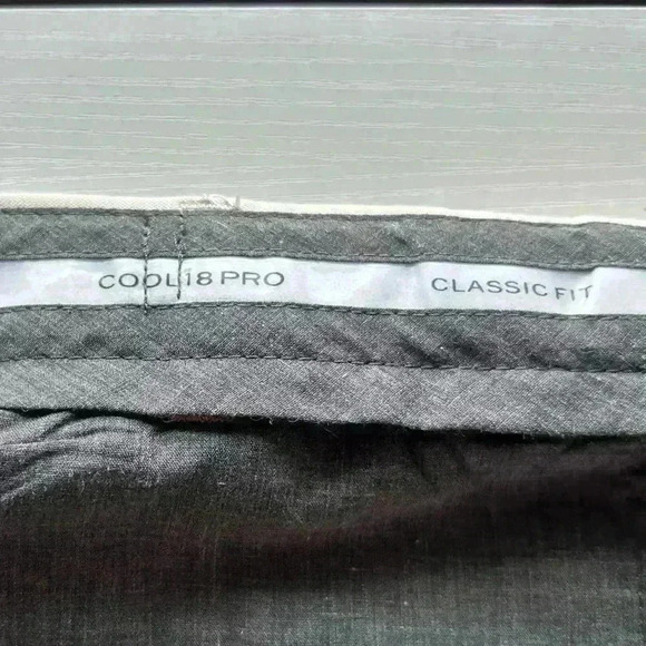 Haggar 34x30 Light Khaki/Stone Classic Fit. Dress Pants - Picture 3 of 6